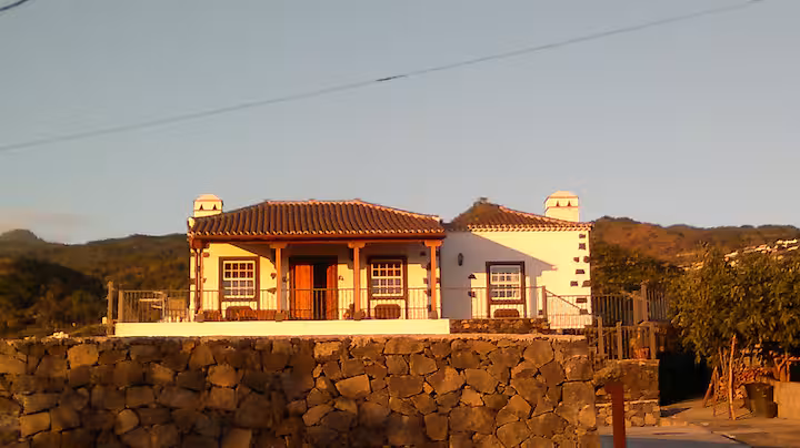 Fachada de Holiday Village La Palma